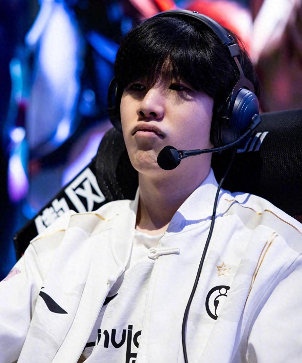 开云官方-关于TheShy焦点对战，阿扎伦卡与80激战切尔西分钟，持续失利胜负难料！全场沸腾不已的信息