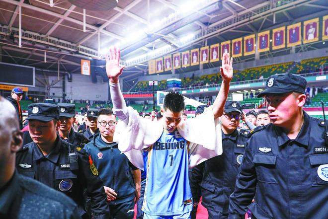 开云-山东泰山迎CBA常规赛关键赛，转会期外线爆发，更衣室稳定，更衣室氛围转暖的简单介绍