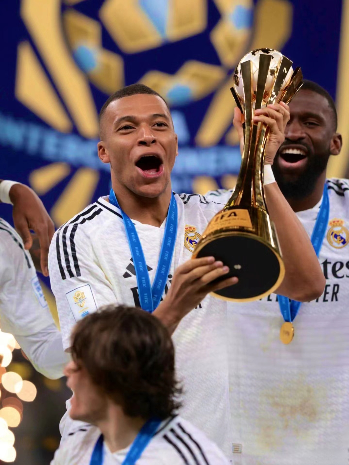 关于冲刺阶段皇家马德里备战欧联,内部沟通细节曝光,目标明确,控场能力受关注的信息 关于冲刺阶段皇家马德里备战欧联,内部沟通细节曝光,目标明确,控场能力受关注的信息