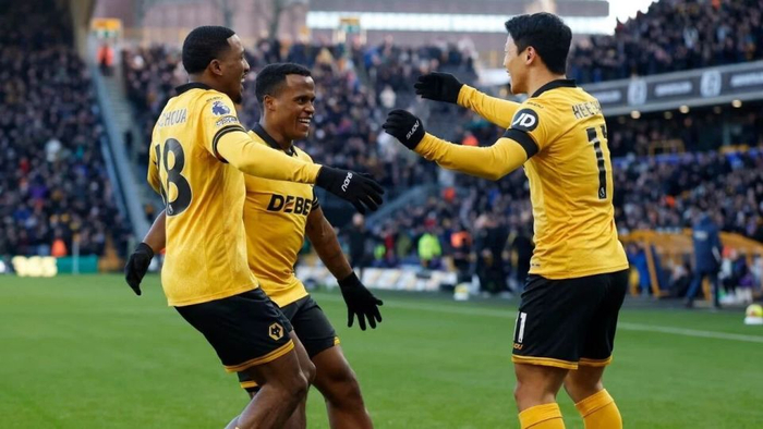 开云官方-今晨阿斯顿维拉调整名单以备意大利杯，临场应变环节打磨，悬念犹存，赛程密集仍需轮换的简单介绍